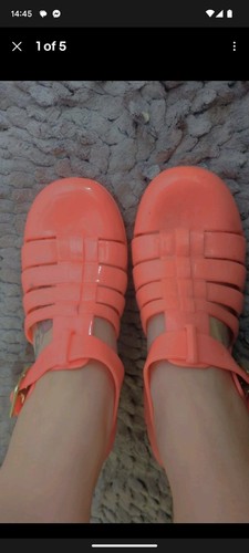 Well worn river - well, orange